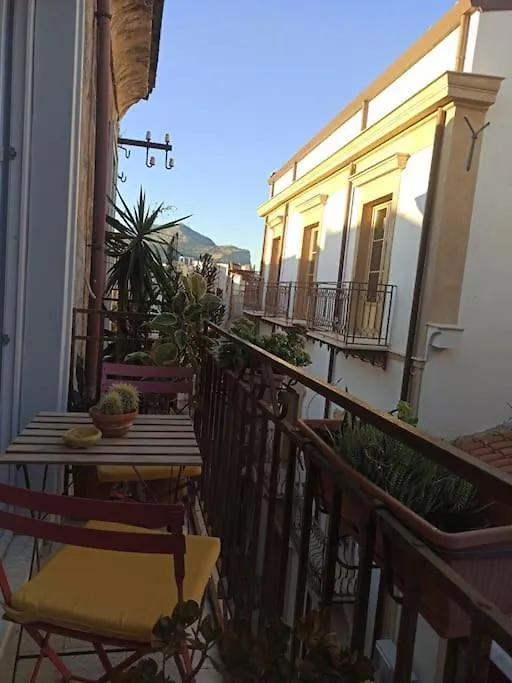 Loft Tra Le Stelle E I Pesci. Palermo Apartment